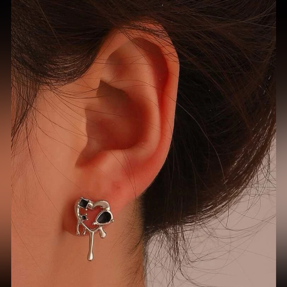 🖤 Awesome Metallic Rhinestone Wet Look Melt Drip Heart Stud Earrings 🖤